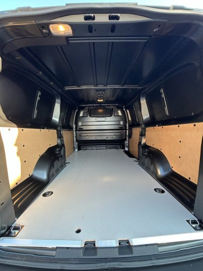 Цельнометаллический фургон Fiat Scudo Maxi BlueDHi 120 6-Gang: фото 9