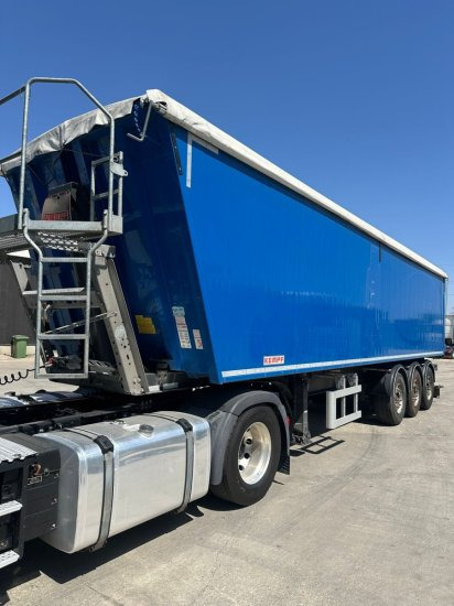 Kempf SKM 39 Alu-Kastenmulde 55m³ Rollplane - Самосвальный полуприцеп: фото 1 Kempf SKM 39 Alu-Kastenmulde 55m³ Rollplane - Самосвальный полуприцеп: фото 1