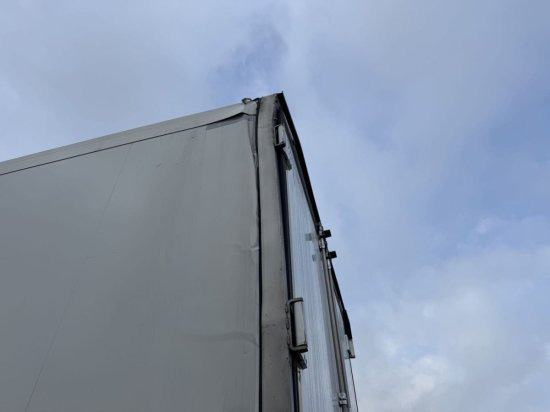 Krone Cool Liner, Thermo King SLX 300 , kleiner Schaden links hinten - Изотермический полуприцеп: фото 4 Krone Cool Liner, Thermo King SLX 300 , kleiner Schaden links hinten - Изотермический полуприцеп: фото 4