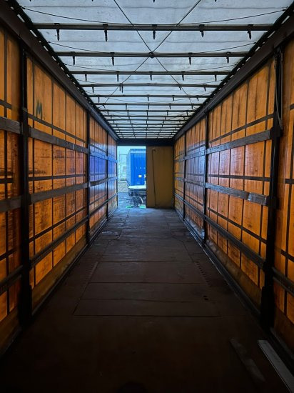 Тентованный полуприцеп Schwarzmüller ,Fahrzeugtransporter, Mulde + Hubdach,   Edscha-Verdeck, Auffahrtsrampen: фото 10