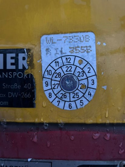 Тентованный полуприцеп Schwarzmüller ,Fahrzeugtransporter, Mulde + Hubdach,   Edscha-Verdeck, Auffahrtsrampen: фото 12