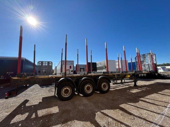 Schwarzmüller Holzauflieger, 8 Rungenpaare, SAF-Achsen, Liftachse - Полуприцеп лесовоз: фото 4 Schwarzmüller Holzauflieger, 8 Rungenpaare, SAF-Achsen, Liftachse - Полуприцеп лесовоз: фото 4