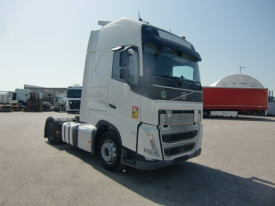 Volvo FH 500 E6, I-Shift, Globetrotter Standklima mehrere Einheiten verfügbar - Тягач: фото 3 Volvo FH 500 E6, I-Shift, Globetrotter Standklima mehrere Einheiten verfügbar - Тягач: фото 3