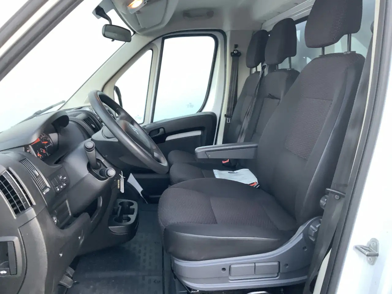 Citroen Jumper 2.2 BlueHDi 165 L3 3.5t Meubel bak & Deuren Airco - Фургон с закрытым кузовом: фото 4 Citroen Jumper 2.2 BlueHDi 165 L3 3.5t Meubel bak & Deuren Airco - Фургон с закрытым кузовом: фото 4