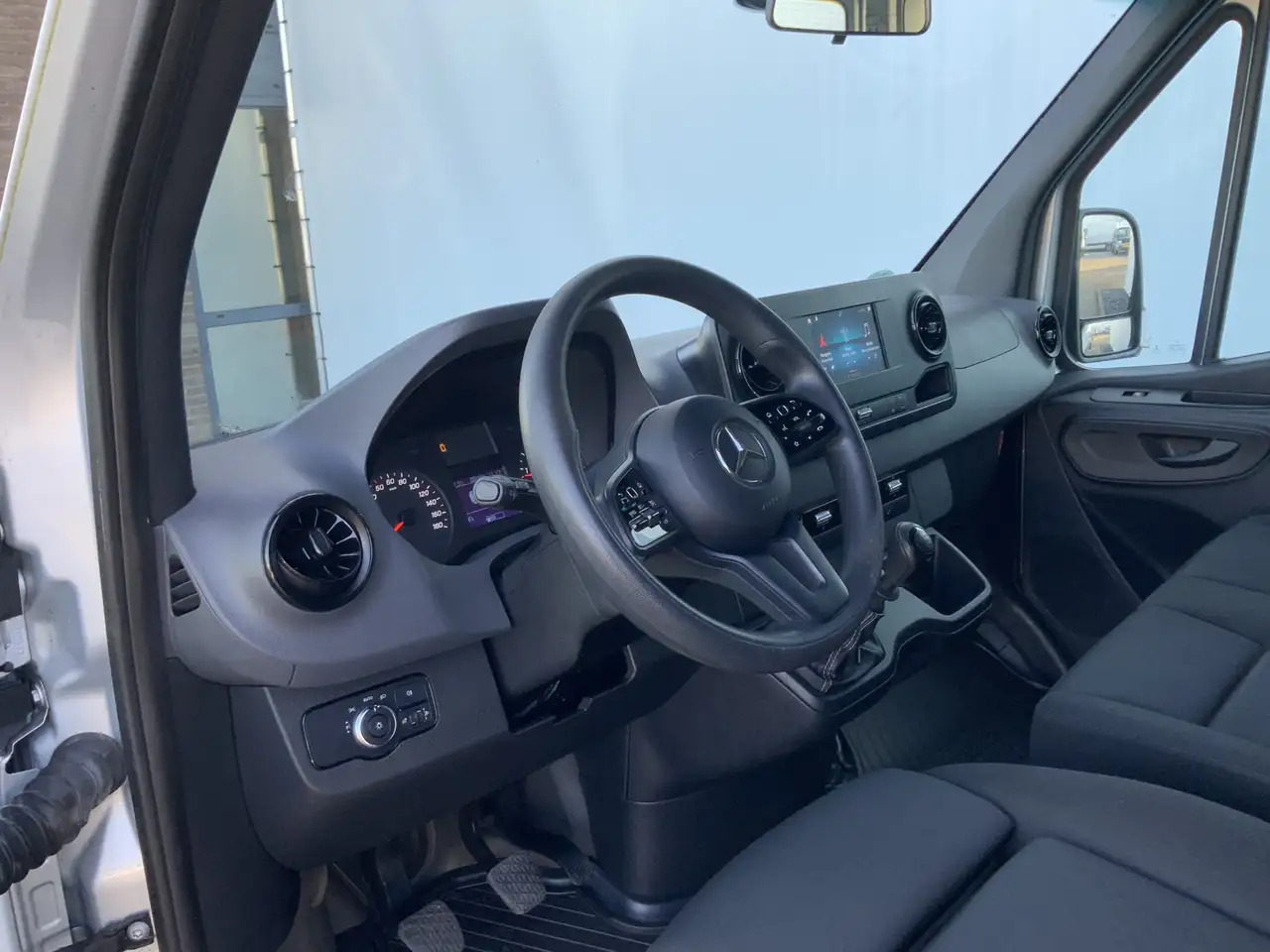 Mercedes-Benz Sprinter 314 2.2 CDI L2H2 Airco Cruise 3 Zits Trekhaak 2000 - Другая техника: фото 4 Mercedes-Benz Sprinter 314 2.2 CDI L2H2 Airco Cruise 3 Zits Trekhaak 2000 - Другая техника: фото 4