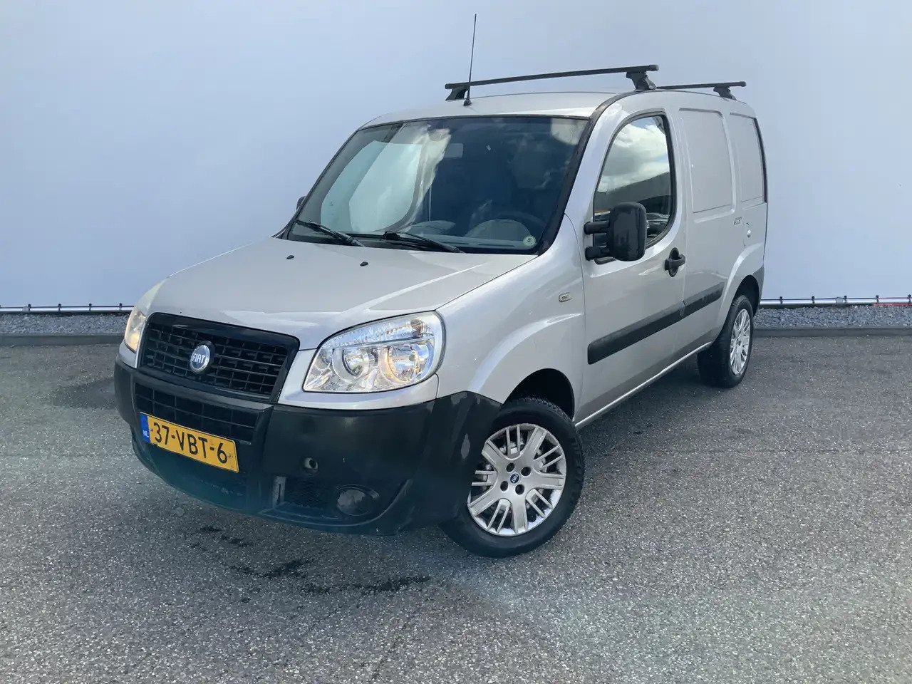 Fiat Doblo 1.3 MultiJet Basis Marge Geen BTW Export - Легковой фургон: фото 1 Fiat Doblo 1.3 MultiJet Basis Marge Geen BTW Export - Легковой фургон: фото 1
