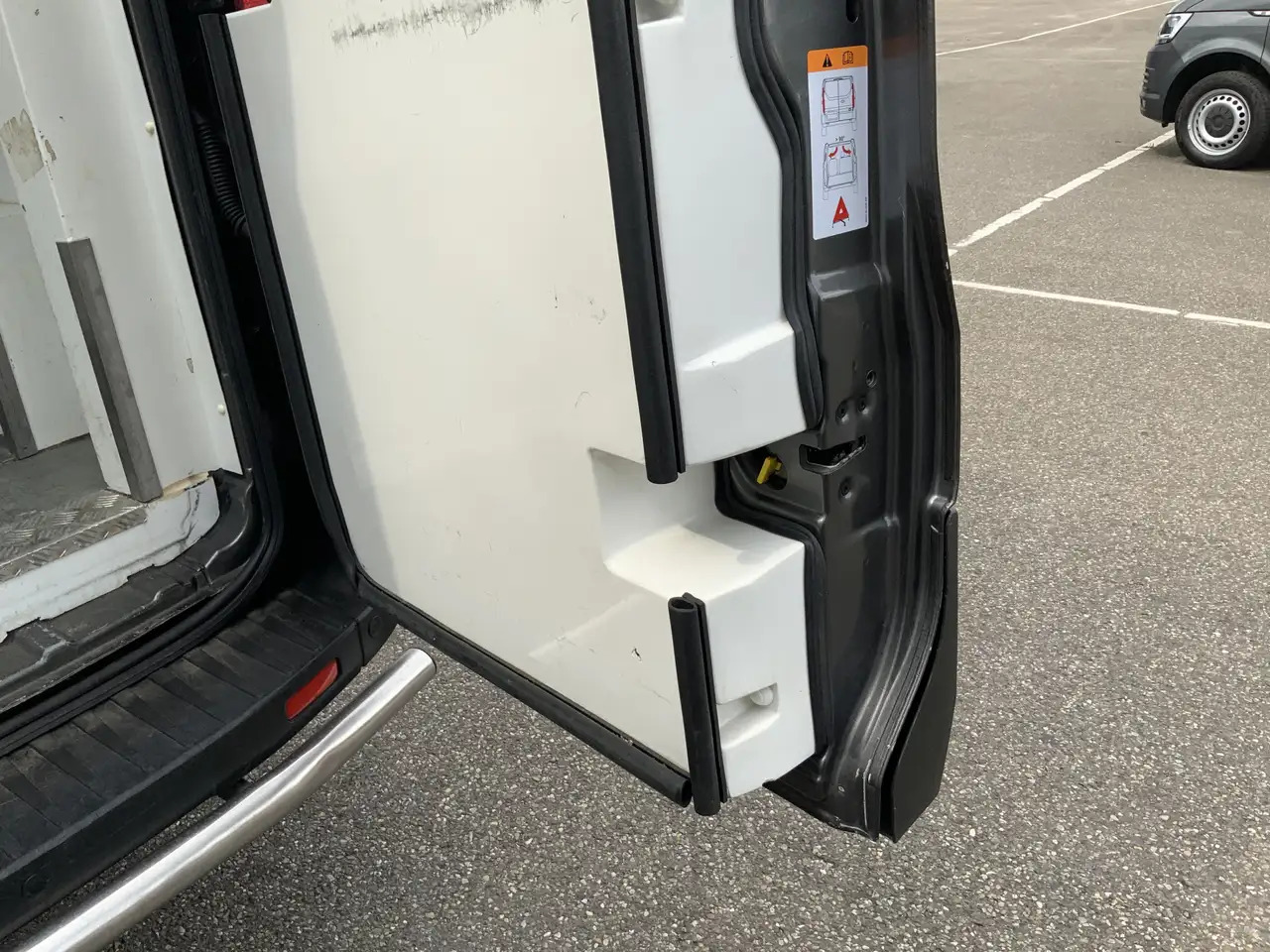 Фургон-рефрижератор Ford Transit 350 2.0 TDCI L3H2 Trend Koelauto & Vries Automaat: фото 7 Фургон-рефрижератор Ford Transit 350 2.0 TDCI L3H2 Trend Koelauto & Vries Automaat: фото 7