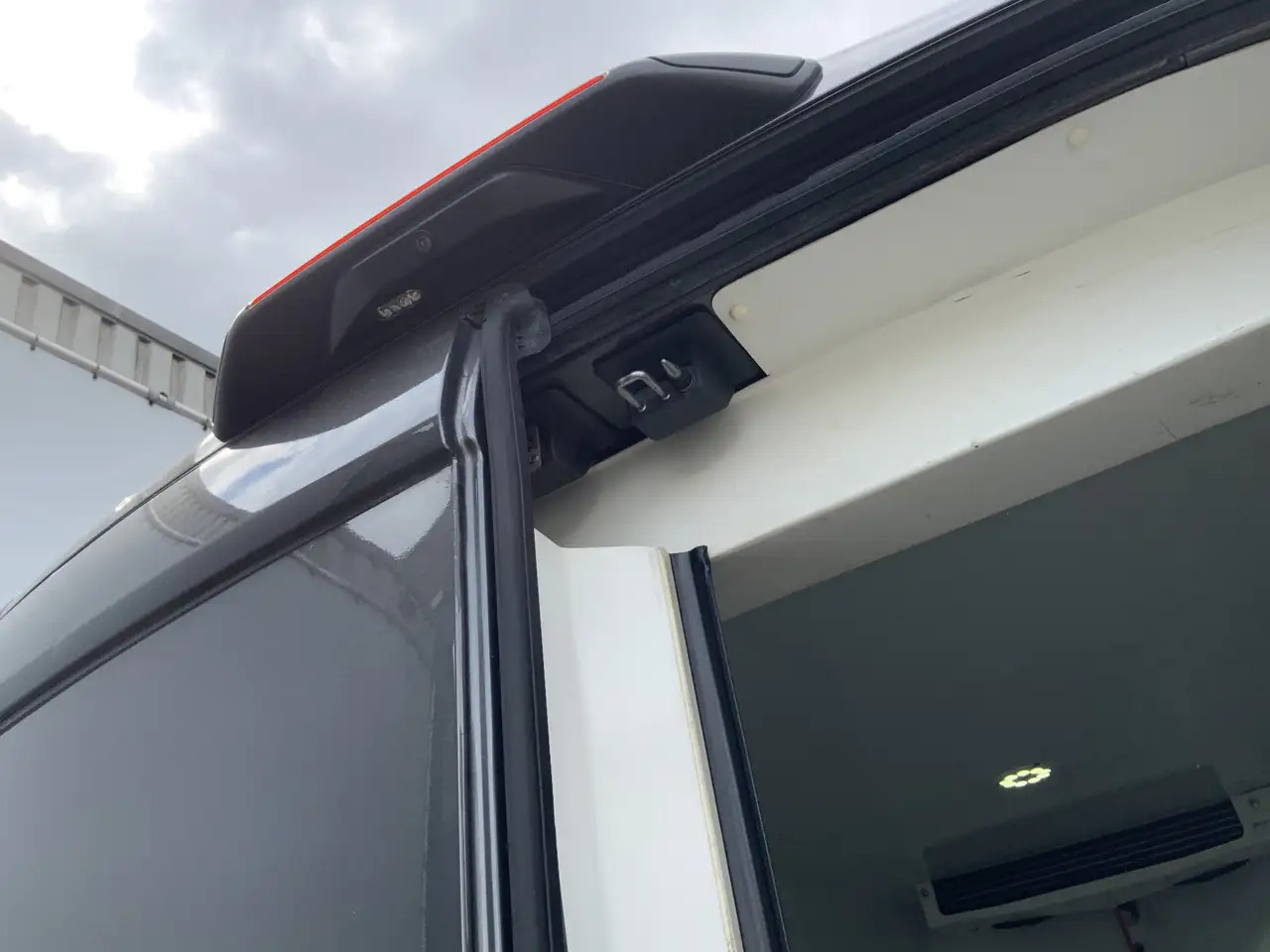 Фургон-рефрижератор Ford Transit 350 2.0 TDCI L3H2 Trend Koelauto & Vries Automaat: фото 16 Фургон-рефрижератор Ford Transit 350 2.0 TDCI L3H2 Trend Koelauto & Vries Automaat: фото 16