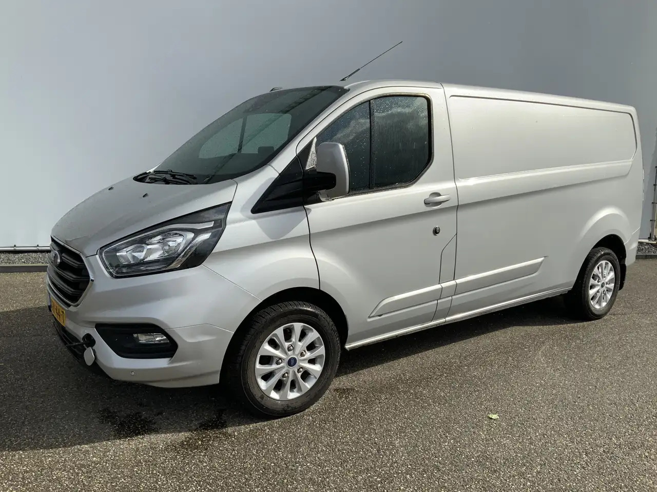Ford Transit Custom 300 2.0 TDCI L2H2 (MOTOR DEFECT!!) Airco Navi 3 Zi - Цельнометаллический фургон: фото 1 Ford Transit Custom 300 2.0 TDCI L2H2 (MOTOR DEFECT!!) Airco Navi 3 Zi - Цельнометаллический фургон: фото 1