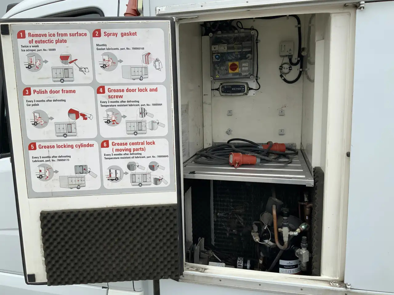 Mercedes-Benz Sprinter 310 2.2 CDI 366 ijswagen 40 gr _0 Deuren 10 Euro 5 - Фургон-рефрижератор: фото 4 Mercedes-Benz Sprinter 310 2.2 CDI 366 ijswagen 40 gr _0 Deuren 10 Euro 5 - Фургон-рефрижератор: фото 4