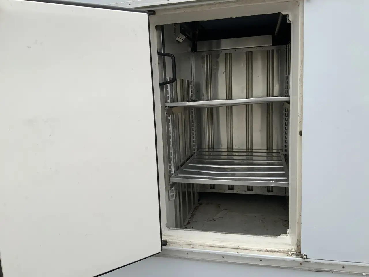 Mercedes-Benz Sprinter 310 2.2 CDI 366 ijswagen 40 gr _0 Deuren 10 Euro 5 - Фургон-рефрижератор: фото 5 Mercedes-Benz Sprinter 310 2.2 CDI 366 ijswagen 40 gr _0 Deuren 10 Euro 5 - Фургон-рефрижератор: фото 5