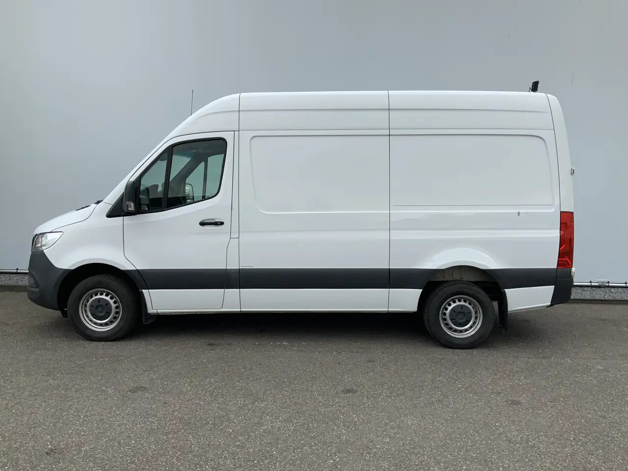 Mercedes-Benz Sprinter 316 2.2 CDI L2H2 Airco Cruise Camera Navi Trekhaak - Цельнометаллический фургон: фото 3 Mercedes-Benz Sprinter 316 2.2 CDI L2H2 Airco Cruise Camera Navi Trekhaak - Цельнометаллический фургон: фото 3