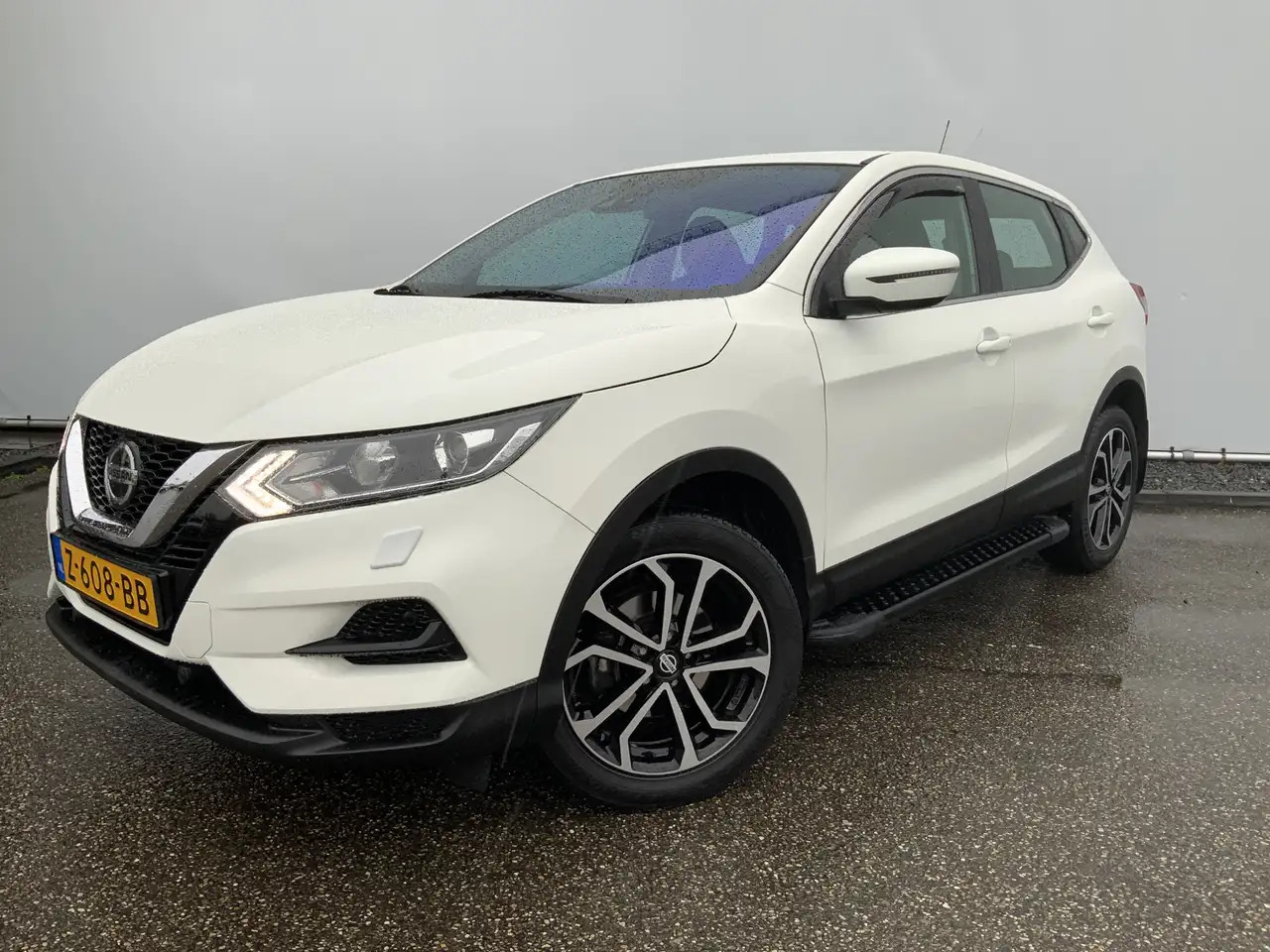Nissan Qashqai 1.3 DIG-T Visia A SUV Airco Cruise Groot Scherm Na - Внедорожник: фото 1 Nissan Qashqai 1.3 DIG-T Visia A SUV Airco Cruise Groot Scherm Na - Внедорожник: фото 1
