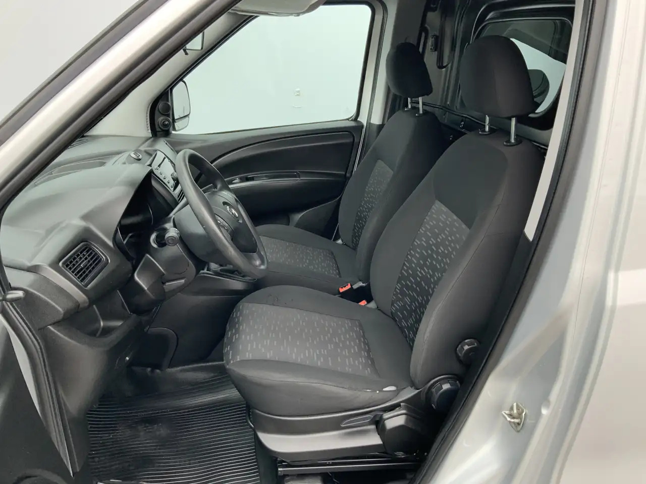 Opel Combo 1.3 CDTi L1H1 Edition Airco Euro 6 - Легковой фургон: фото 4 Opel Combo 1.3 CDTi L1H1 Edition Airco Euro 6 - Легковой фургон: фото 4