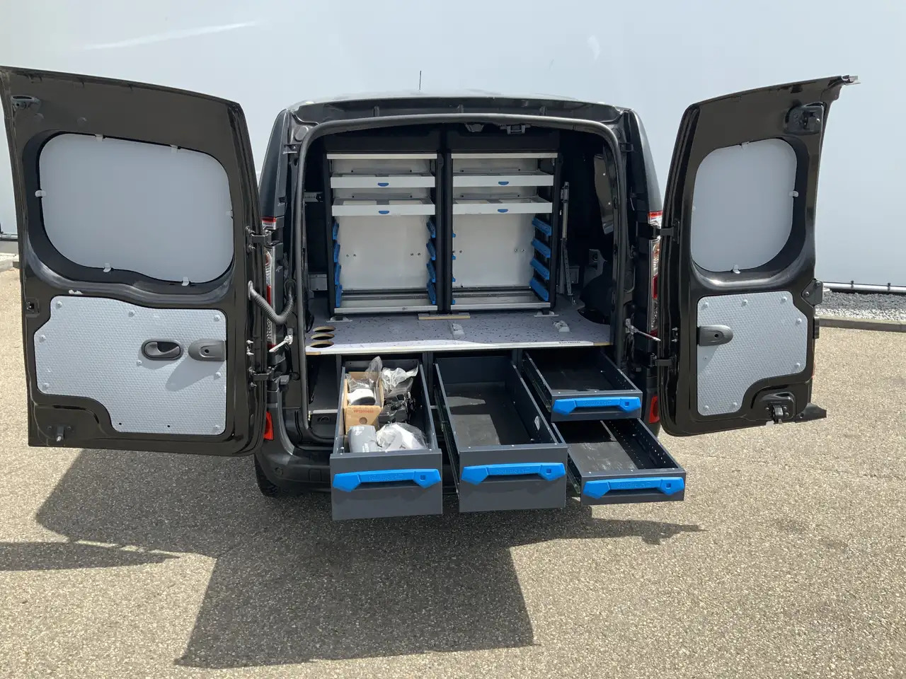 Renault Kangoo 1.5 dCi 90 Energy Comfort Plus .Sortimo Kasten Com - Легковой фургон, Коммунальная/ Специальная техника: фото 3 Renault Kangoo 1.5 dCi 90 Energy Comfort Plus .Sortimo Kasten Com - Легковой фургон, Коммунальная/ Специальная техника: фото 3