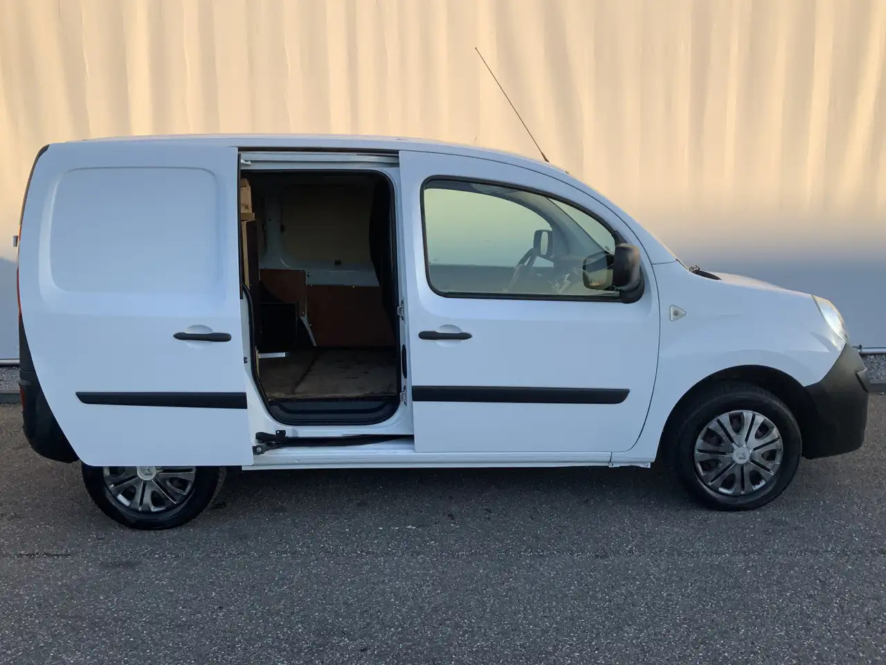 Легковой фургон Renault Kangoo Express 1.5 dCi 70 Express Comfort Airco Trekhaak: фото 15 Легковой фургон Renault Kangoo Express 1.5 dCi 70 Express Comfort Airco Trekhaak: фото 15