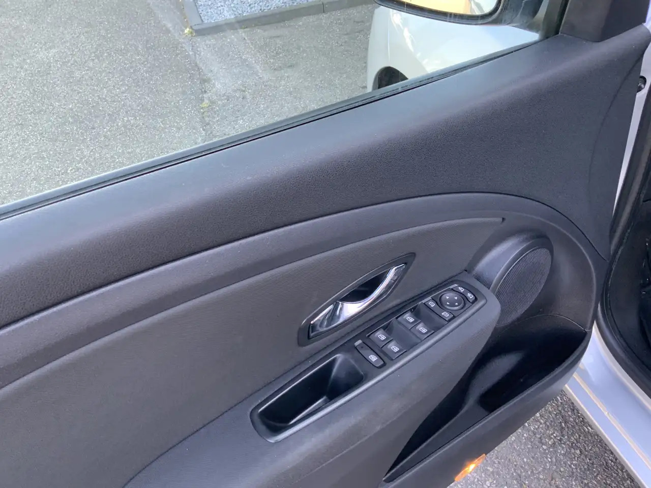 Renault Megane 1.5 dCi Expression Airco Navi Grijs Kenteken Euro - Легковой автомобиль: фото 5 Renault Megane 1.5 dCi Expression Airco Navi Grijs Kenteken Euro - Легковой автомобиль: фото 5