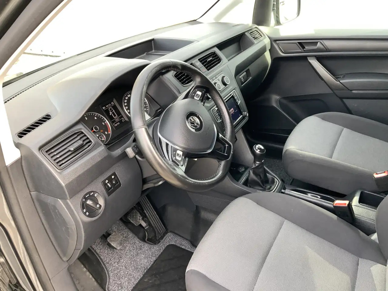 Volkswagen Caddy 2.0 TDI L2H1 BMT Maxi Exclusive Edtion Airco Navi - Цельнометаллический фургон: фото 5 Volkswagen Caddy 2.0 TDI L2H1 BMT Maxi Exclusive Edtion Airco Navi - Цельнометаллический фургон: фото 5
