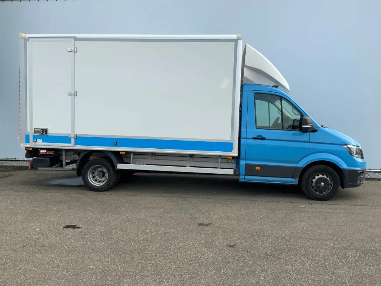 Volkswagen Crafter 35 2.0 TDI L4 Meubelbak & Lift Automaat Airco Crui - Фургон с закрытым кузовом: фото 3 Volkswagen Crafter 35 2.0 TDI L4 Meubelbak & Lift Automaat Airco Crui - Фургон с закрытым кузовом: фото 3