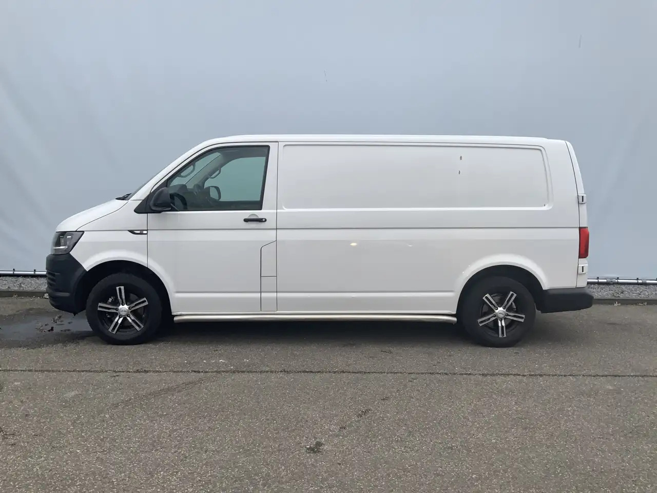 Volkswagen T6 Transporter 2.0 TDI L2H1 Airco Navi Trekhaak 2200 kg 3 Zits Al - Цельнометаллический фургон: фото 3 Volkswagen T6 Transporter 2.0 TDI L2H1 Airco Navi Trekhaak 2200 kg 3 Zits Al - Цельнометаллический фургон: фото 3