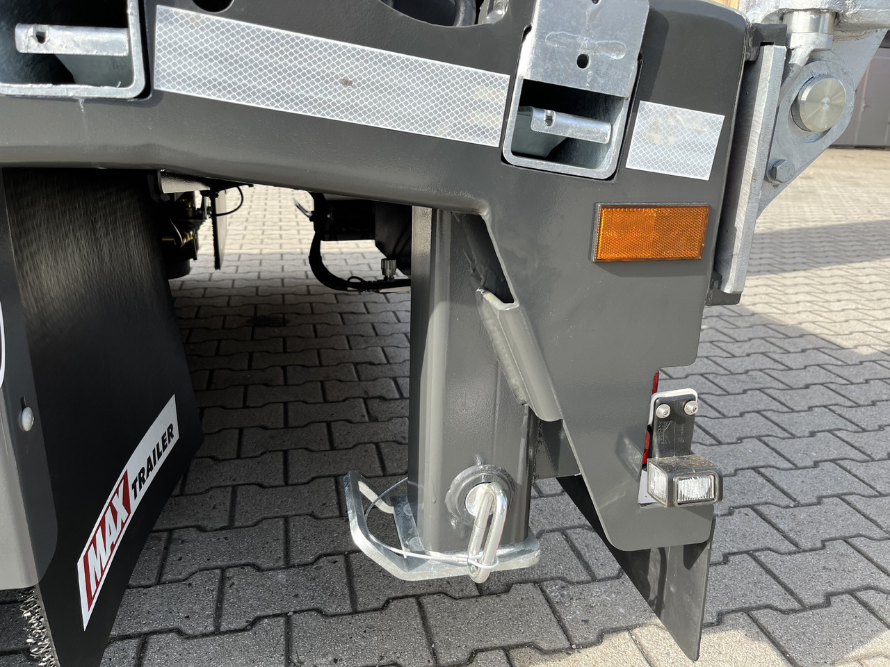 FAYMONVILLE MAX Trailer 4(2+2)-Achs-Anhänger mit hydr. Rampen - Низкорамный прицеп: фото 4 FAYMONVILLE MAX Trailer 4(2+2)-Achs-Anhänger mit hydr. Rampen - Низкорамный прицеп: фото 4