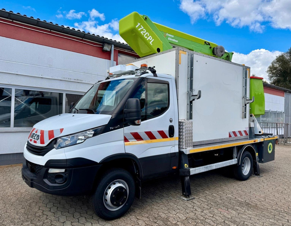 Iveco 70C18 Hubarbeitsbühne France Elevateur 172 CPL - Грузовик с подъемником: фото 1 Iveco 70C18 Hubarbeitsbühne France Elevateur 172 CPL - Грузовик с подъемником: фото 1