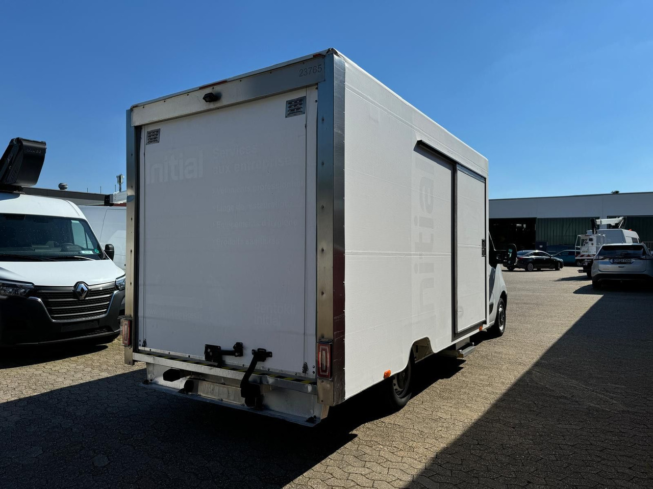 Renault Master Koffer mit Auffahrrampe 1200kg Nutzlast - Фургон с закрытым кузовом: фото 4 Renault Master Koffer mit Auffahrrampe 1200kg Nutzlast - Фургон с закрытым кузовом: фото 4