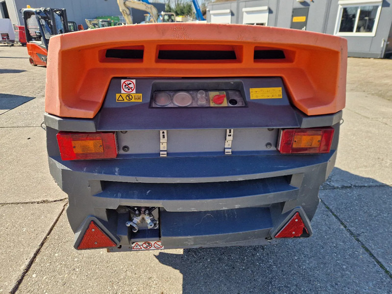 Atlas-Copco XAS57 - Воздушный компрессор: фото 3 Atlas-Copco XAS57 - Воздушный компрессор: фото 3