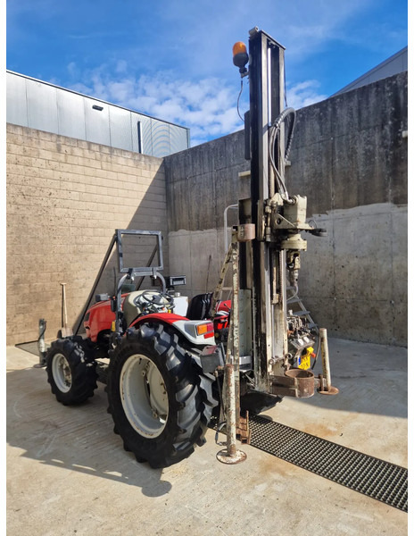 Onbekend Valpadana 1550 4x4 drilling tractor - Буровая машина: фото 1 Onbekend Valpadana 1550 4x4 drilling tractor - Буровая машина: фото 1