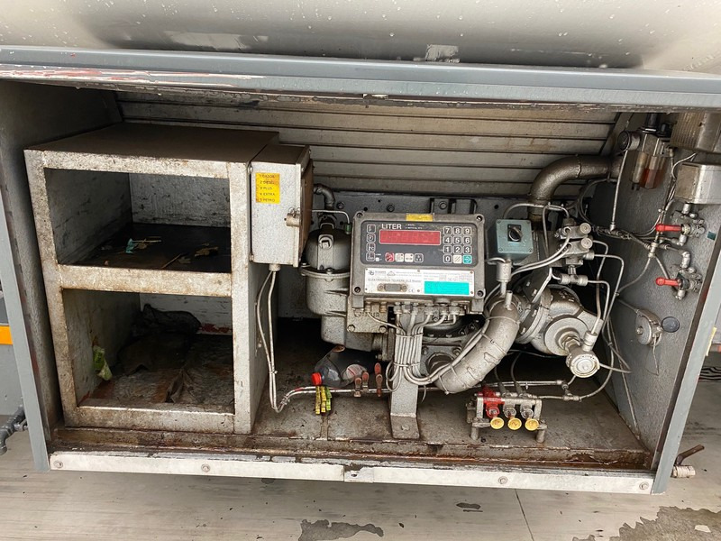 DAF 45.160 ATi - Грузовик-цистерна: фото 4 DAF 45.160 ATi - Грузовик-цистерна: фото 4