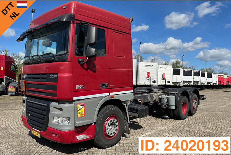 DAF XF105.460 Space Cab - Грузовик-шасси: фото 1 DAF XF105.460 Space Cab - Грузовик-шасси: фото 1