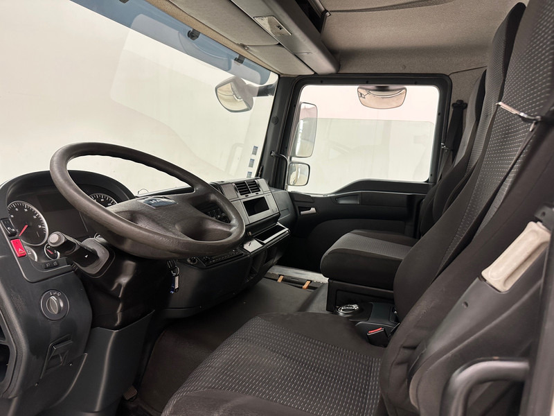 Грузовик с закрытым кузовом MAN TGM 12.250: фото 9 Грузовик с закрытым кузовом MAN TGM 12.250: фото 9