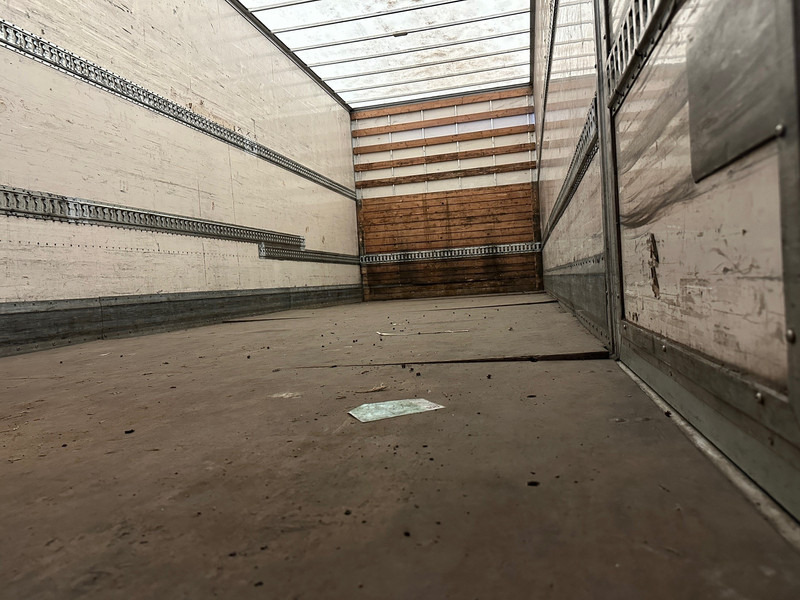 Грузовик с закрытым кузовом MAN TGM 12.250: фото 6 Грузовик с закрытым кузовом MAN TGM 12.250: фото 6