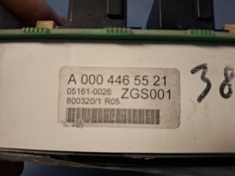 Mercedes-Benz A0004465521 Toerenteller A0004465521 - Приборная панель для Грузовиков: фото 4 Mercedes-Benz A0004465521 Toerenteller A0004465521 - Приборная панель для Грузовиков: фото 4