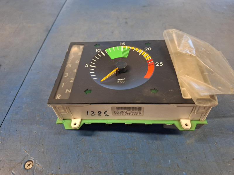 Mercedes-Benz A0004465521 Toerenteller A0004465521 - Приборная панель для Грузовиков: фото 1 Mercedes-Benz A0004465521 Toerenteller A0004465521 - Приборная панель для Грузовиков: фото 1