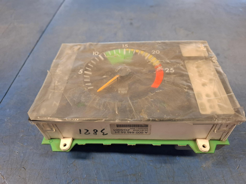 Mercedes-Benz A0004465521 Toerenteller A0004465521 - Приборная панель для Грузовиков: фото 2 Mercedes-Benz A0004465521 Toerenteller A0004465521 - Приборная панель для Грузовиков: фото 2