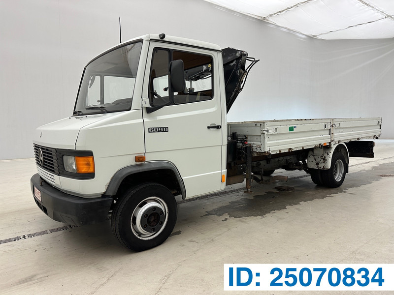 Mercedes-Benz Ecoliner 609D - Грузовик бортовой/ Платформа, Автоманипулятор: фото 1 Mercedes-Benz Ecoliner 609D - Грузовик бортовой/ Платформа, Автоманипулятор: фото 1