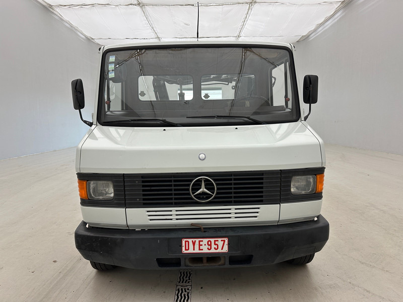 Mercedes-Benz Ecoliner 609D - Грузовик бортовой/ Платформа, Автоманипулятор: фото 2 Mercedes-Benz Ecoliner 609D - Грузовик бортовой/ Платформа, Автоманипулятор: фото 2