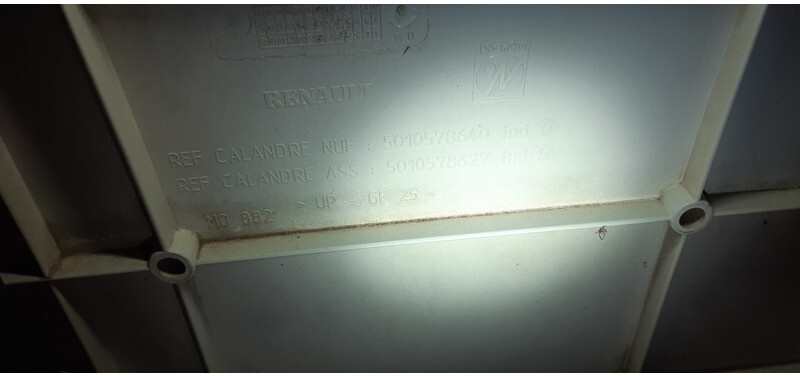 Renault 5010578640 5010578640 - Решётка радиатора для Грузовиков: фото 2 Renault 5010578640 5010578640 - Решётка радиатора для Грузовиков: фото 2