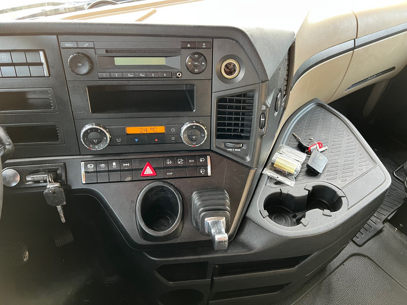 Тягач Mercedes-Benz Actros 1845 BigSpace: фото 10