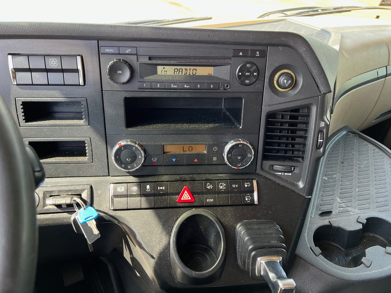 Тягач Mercedes-Benz Actros 1845 BigSpace: фото 8