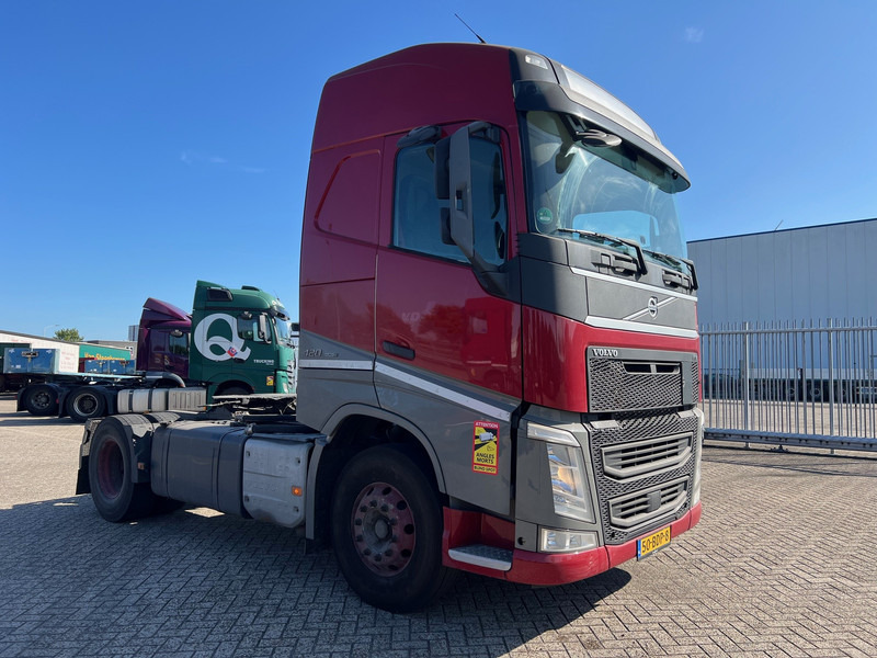 Volvo FH13.420 Globetrotter - ADR - Тягач: фото 3 Volvo FH13.420 Globetrotter - ADR - Тягач: фото 3