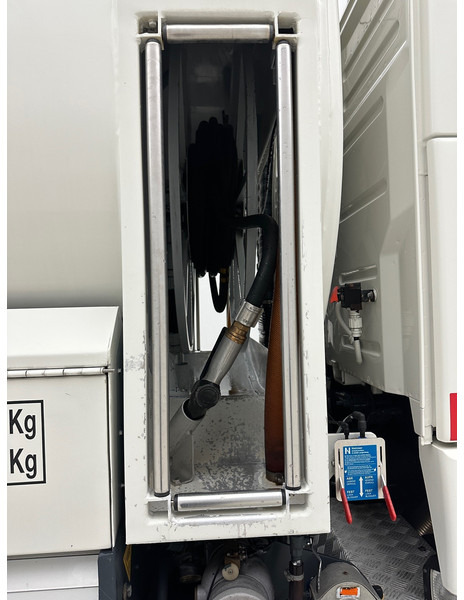 Volvo FH 440 - 6x2* - Грузовик-цистерна: фото 4 Volvo FH 440 - 6x2* - Грузовик-цистерна: фото 4