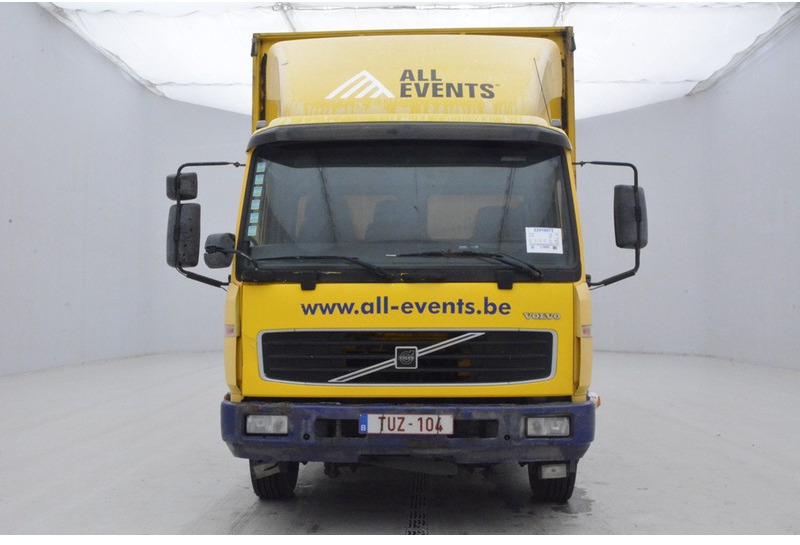 Volvo FL 220* - Тентованный грузовик: фото 2 Volvo FL 220* - Тентованный грузовик: фото 2