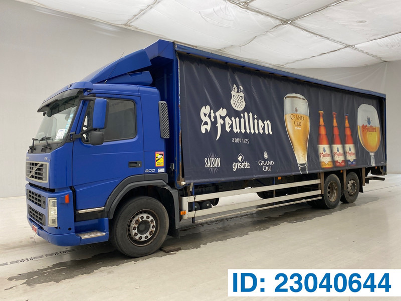 Volvo FM 300 - 6x2* - Тентованный грузовик: фото 1 Volvo FM 300 - 6x2* - Тентованный грузовик: фото 1