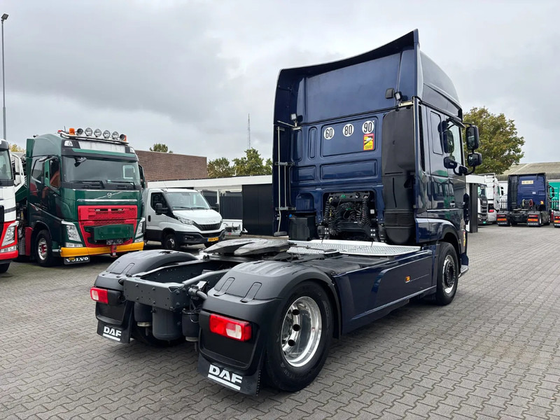 DAF XF 530 Super Spacecab Euro 6 - Тягач: фото 4 DAF XF 530 Super Spacecab Euro 6 - Тягач: фото 4