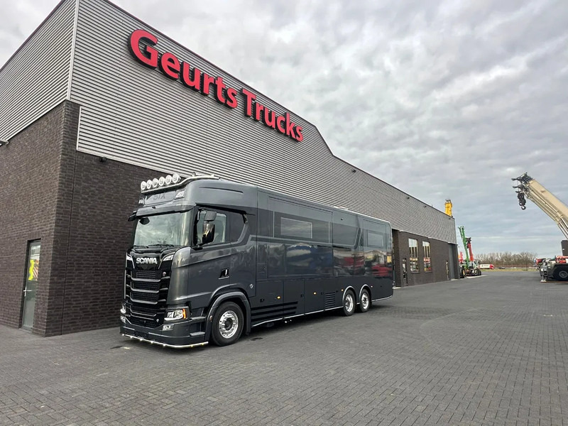Scania 590S 6x2*4 STX 3x pop out - V8 - Demo/New - Full spec - - Дом на колесах: фото 3 Scania 590S 6x2*4 STX 3x pop out - V8 - Demo/New - Full spec - - Дом на колесах: фото 3