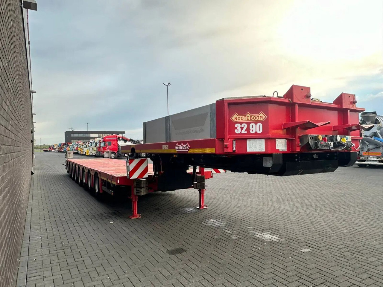 Nooteboom MCO-121-08V 8 AXEL SEMIE LOWLOADER 1X EXTENDABLE - Низкорамный полуприцеп: фото 4 Nooteboom MCO-121-08V 8 AXEL SEMIE LOWLOADER 1X EXTENDABLE - Низкорамный полуприцеп: фото 4