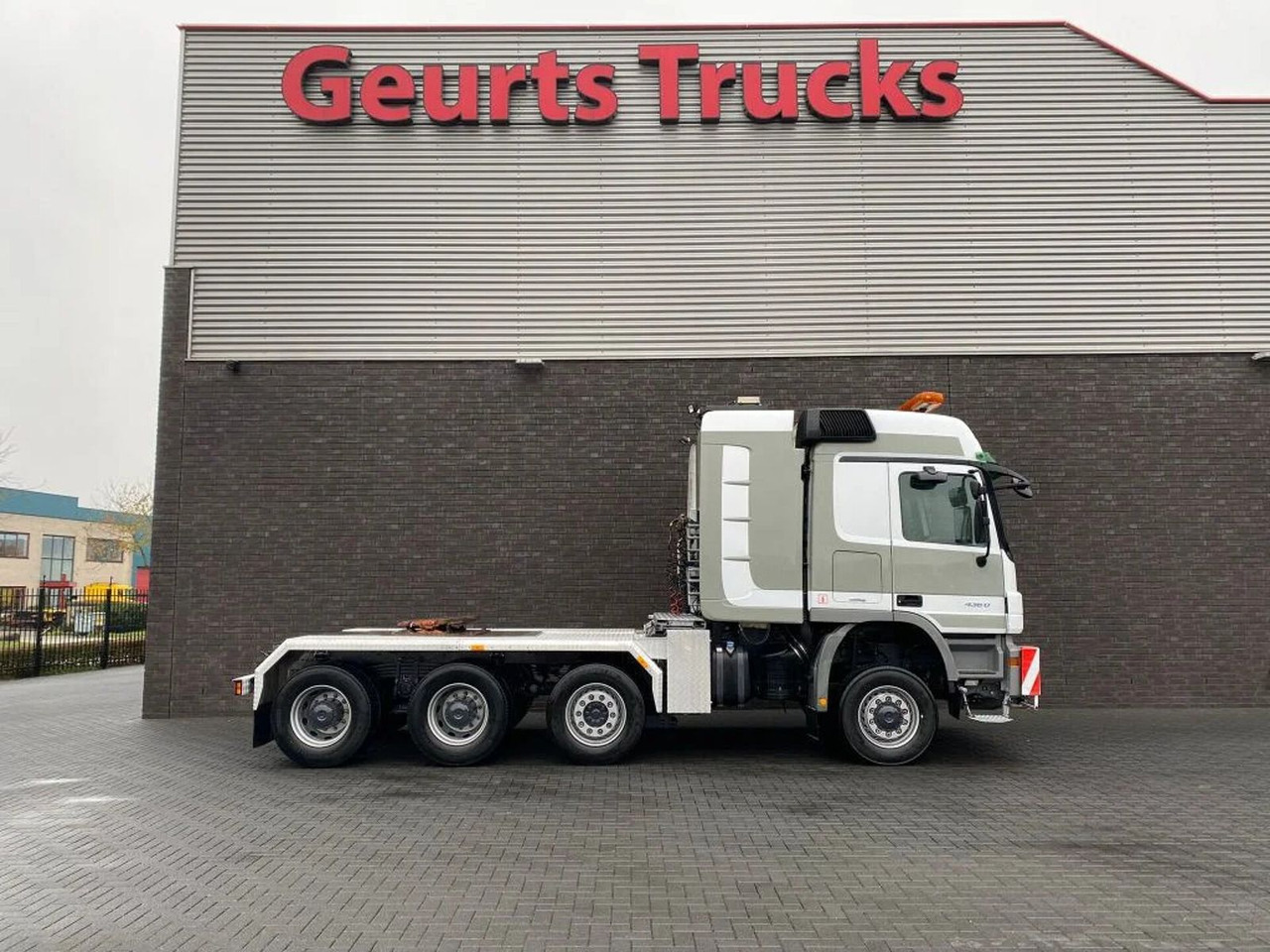 Mercedes-Benz Actros 4360 V8 8X6 V8 SLT TITAN HEAVY DUTY TRACT - Тягач: фото 4 Mercedes-Benz Actros 4360 V8 8X6 V8 SLT TITAN HEAVY DUTY TRACT - Тягач: фото 4