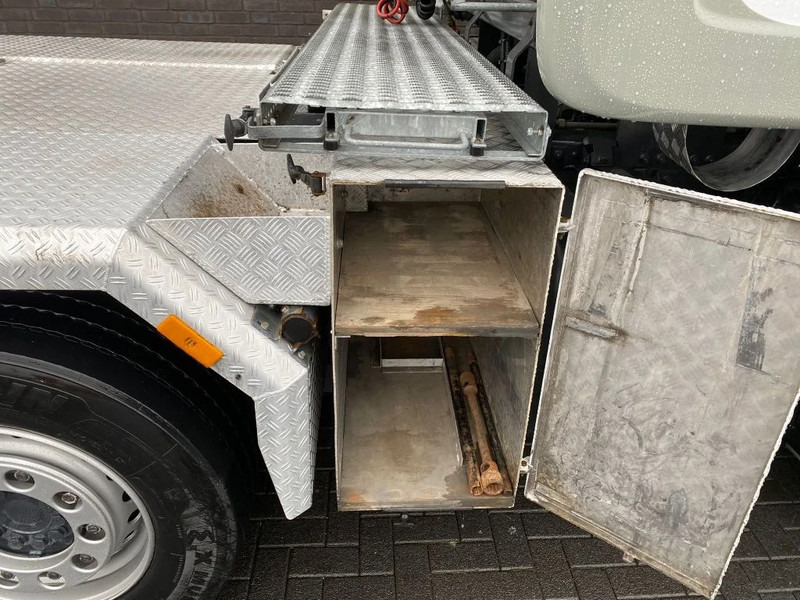 Тягач Mercedes-Benz Actros 4360 V8 8X6 V8 SLT TITAN HEAVY DUTY TRACTOR 250 TON: фото 14 Тягач Mercedes-Benz Actros 4360 V8 8X6 V8 SLT TITAN HEAVY DUTY TRACTOR 250 TON: фото 14